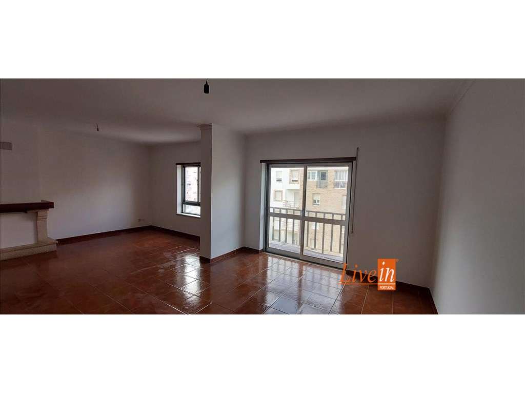 Apartamento T3 no Carregado - Grande imagem: 2/12