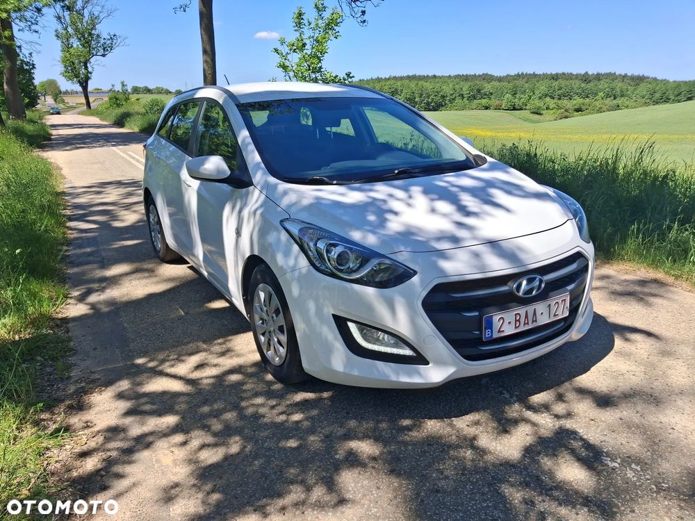 Hyundai i30 blue 1.6 CRDi Classic - 2