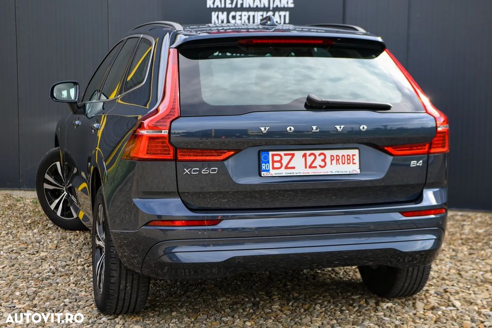 Volvo XC 60 B4 MHEV AT8 FWD Momentum - 10