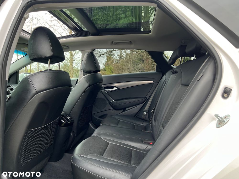 Hyundai i40 Kombi 1.7 CRDi DCT Premium - 10