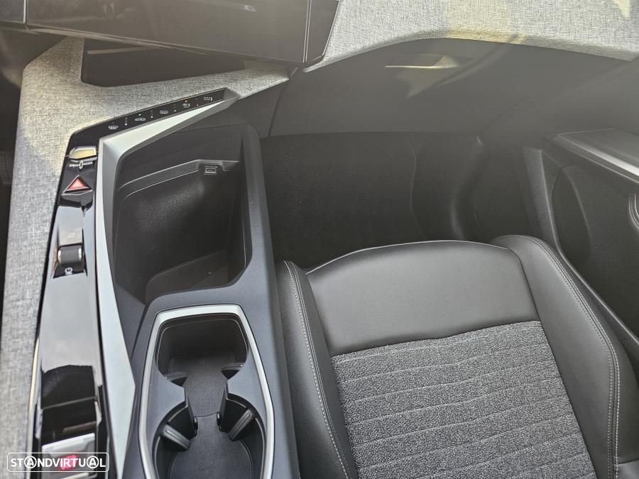 Peugeot 3008 1.2 Hybrid Allure e-DCS6 - 17