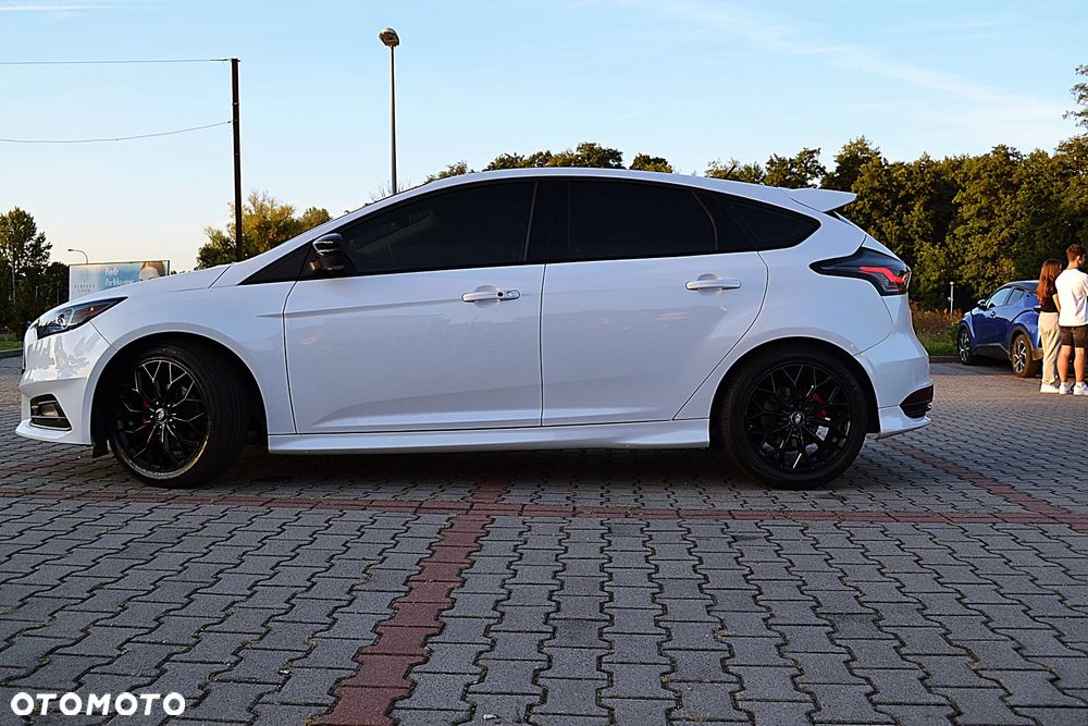 Ford Focus - 2