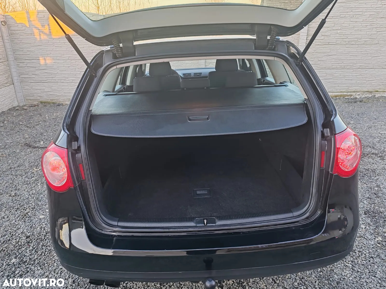 Volkswagen Passat - 12