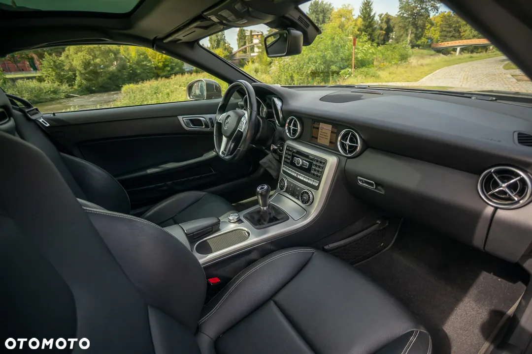 Mercedes-Benz SLK 200 (BlueEFFICIENCY) - 23