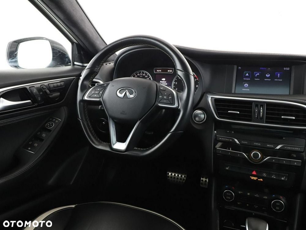 Infiniti Q30 1.6t DCT Sport - 17