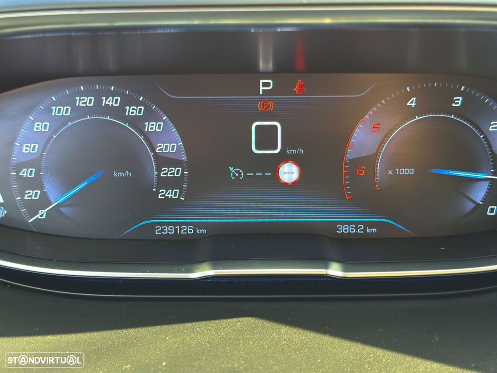 Peugeot 3008 1.5 BlueHDi Allure EAT8 - 16