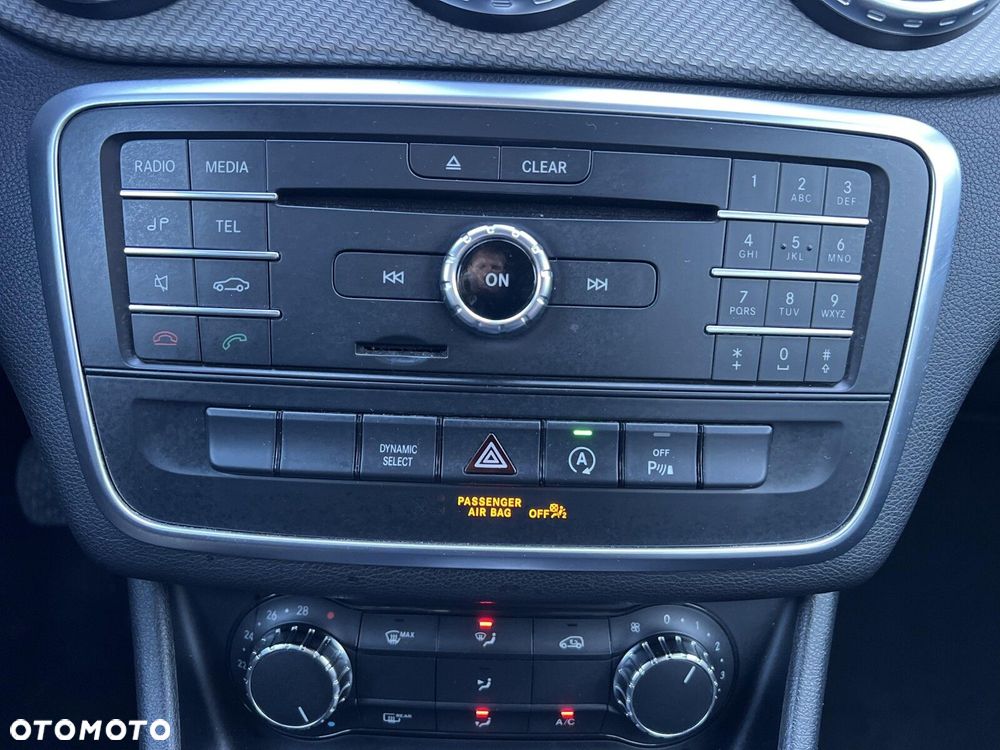 Mercedes-Benz GLA - 12