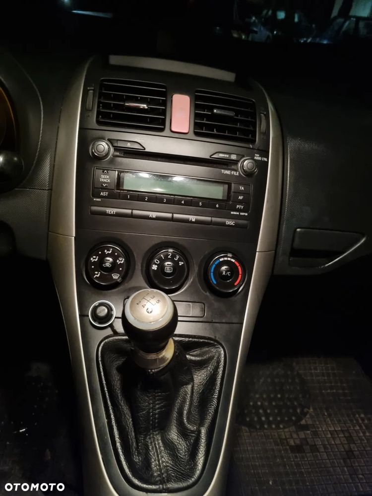 Toyota Auris 1.4 D-4D Luna - 12