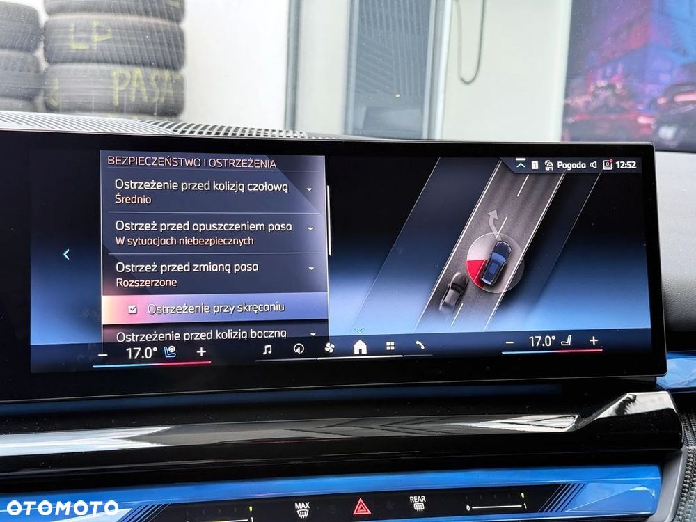 BMW Seria 5 540d xDrive mHEV - 37