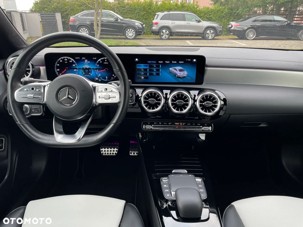 Mercedes-Benz CLA 200 AMG Line 7G-DCT - 25