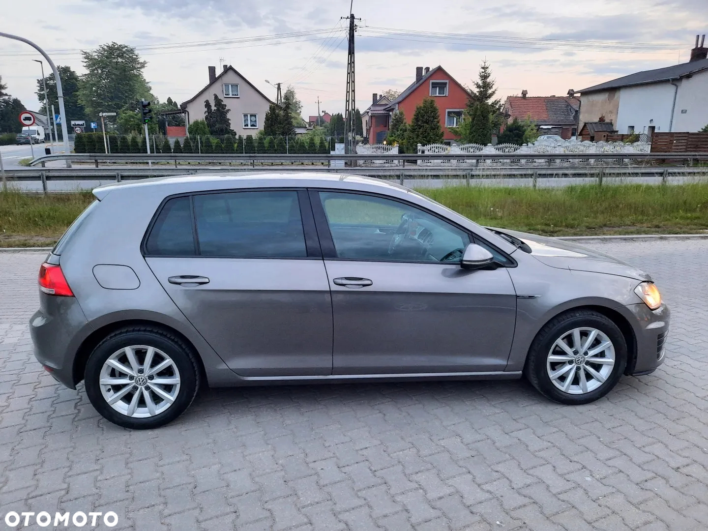 Volkswagen Golf 1.6 TDI BlueMotion Technology Lounge - 6