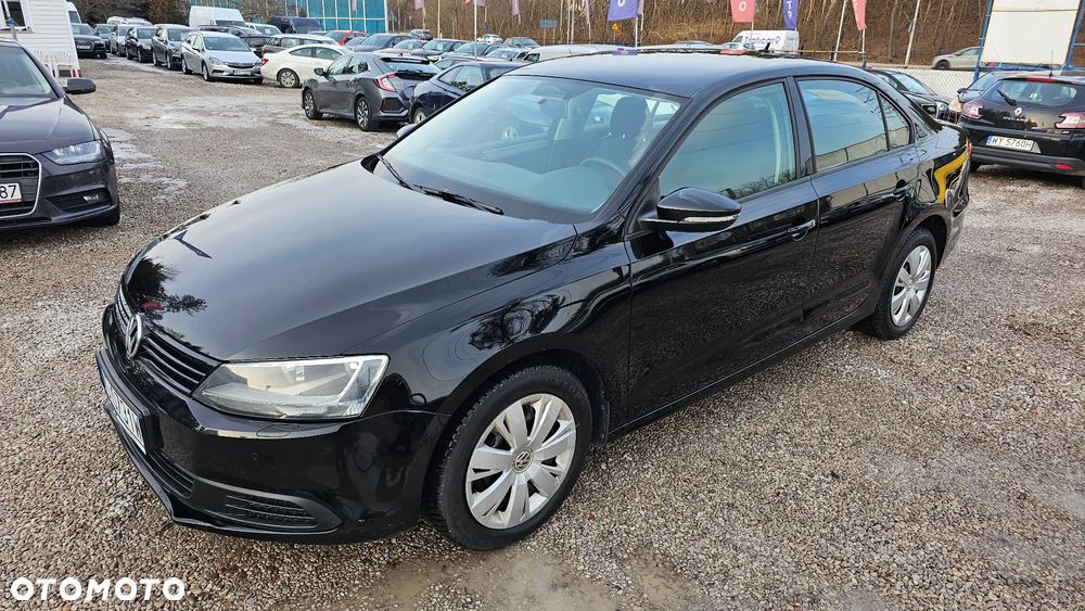 Volkswagen Jetta 1.6 TDI Comfortline - 23