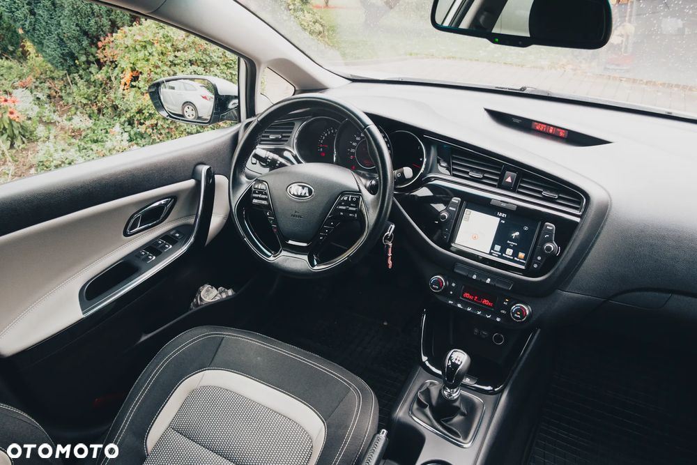 Kia Ceed - 15