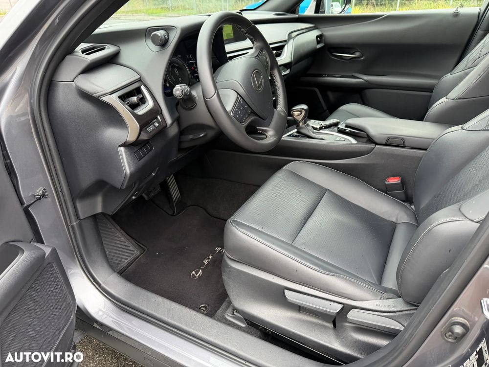 Lexus UX - 11