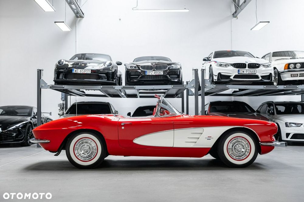 Chevrolet Corvette - 41