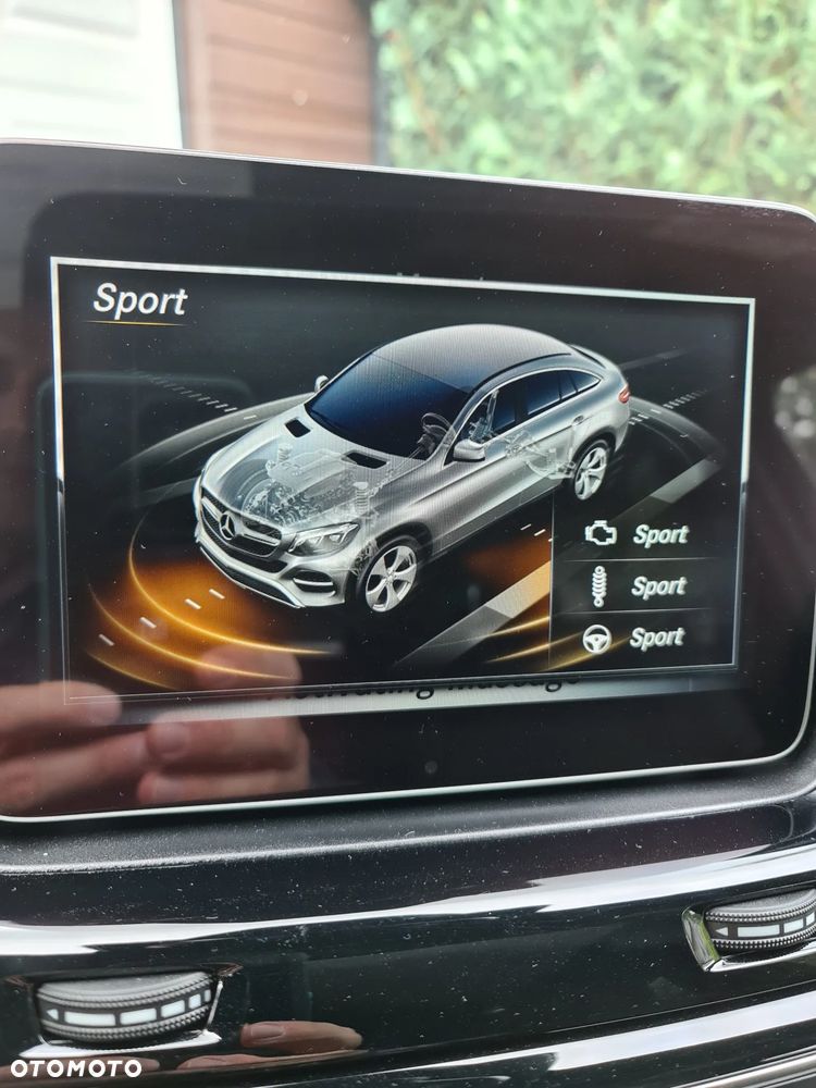 Mercedes-Benz GLE 350 d 4-Matic - 22