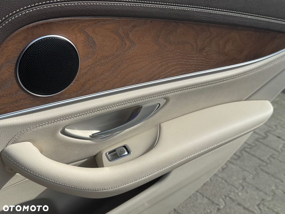 Mercedes-Benz Klasa E 220 d Business Edition 9G-TRONIC - 24