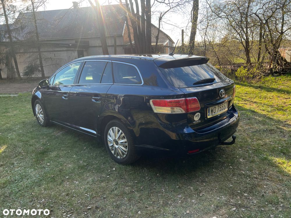Toyota Avensis 2.0 D-4D Sol+NAVI - 20