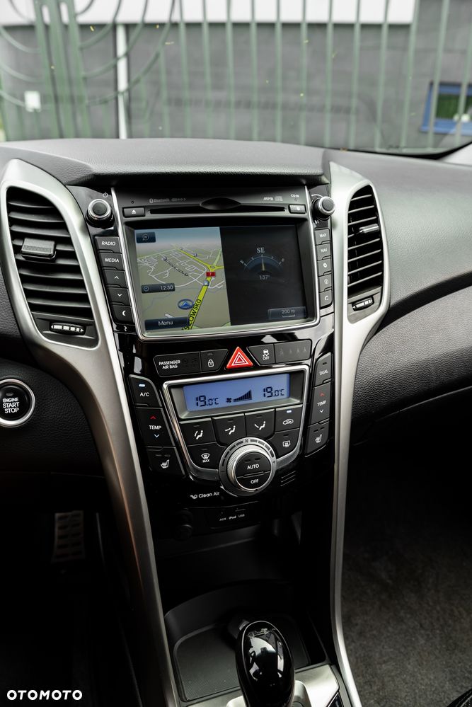 Hyundai i30 blue 1.6 GDI DCT Premium - 36