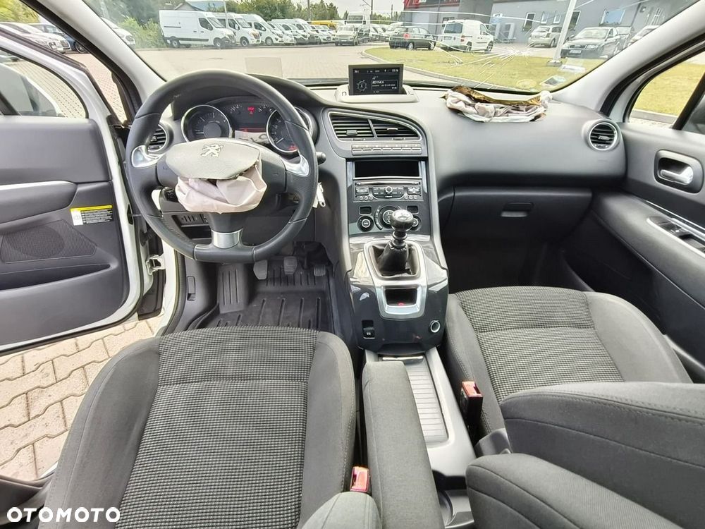 Peugeot 5008 - 12