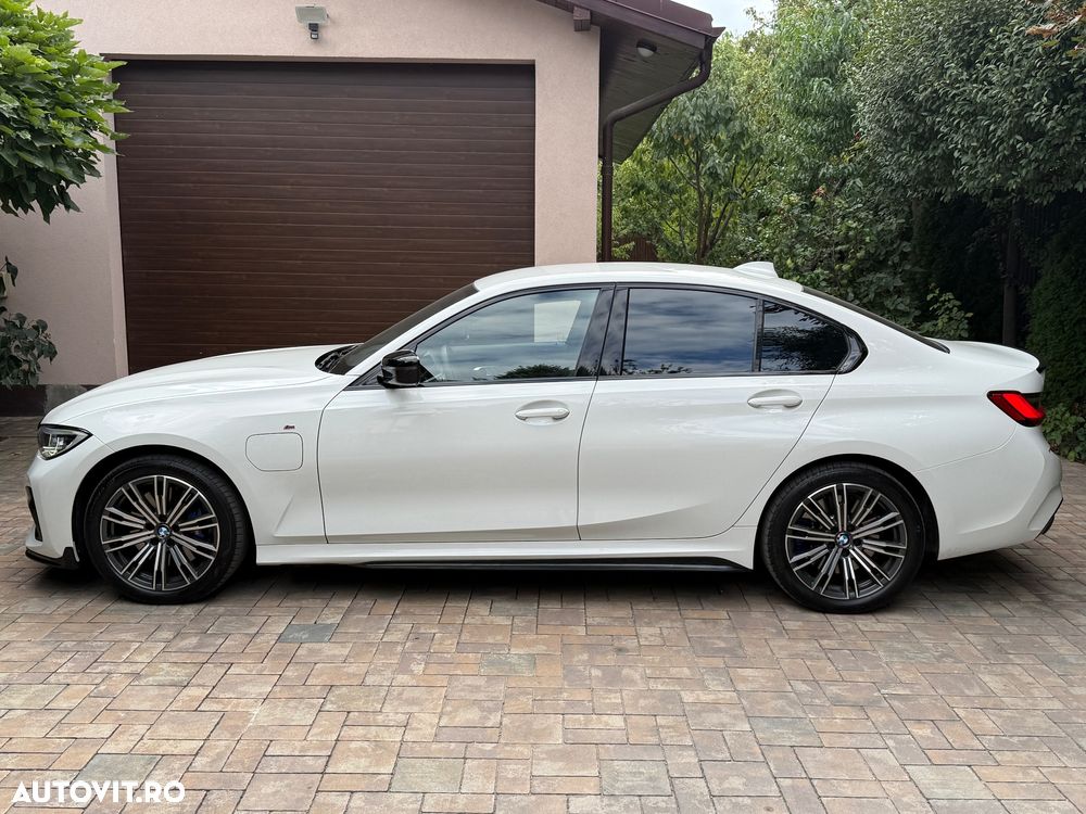 BMW Seria 3 330e Aut. M Sport - 12