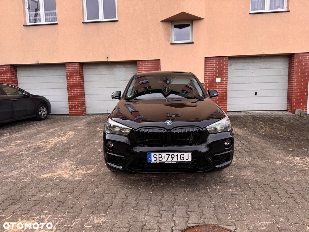 BMW X1 xDrive20i - 1