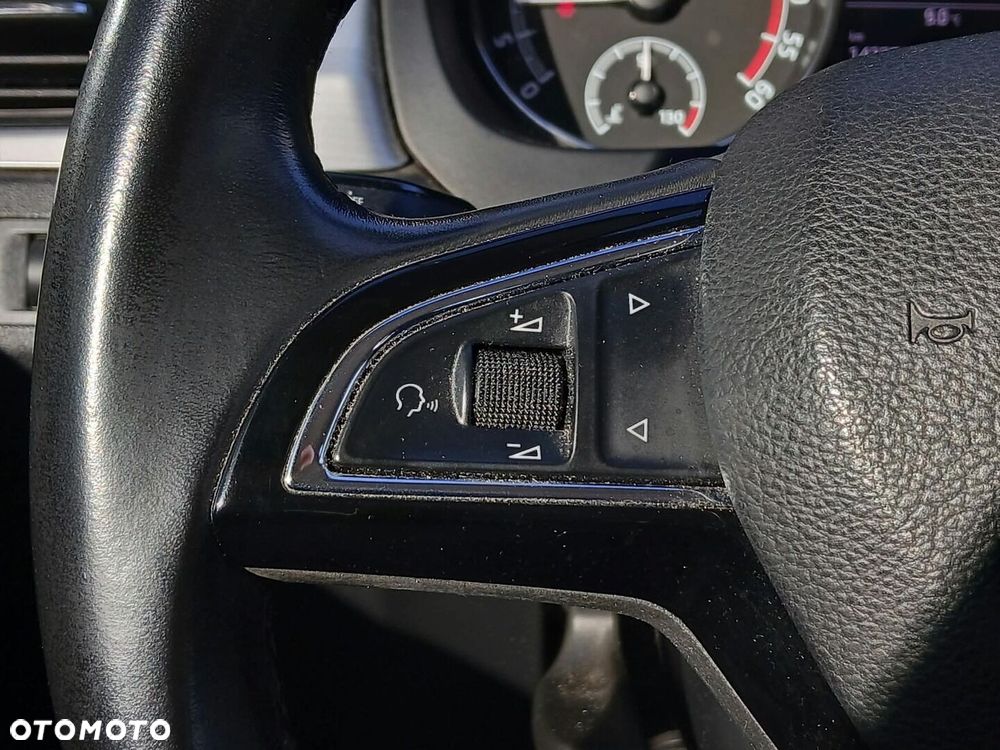 Skoda RAPID 1.6 TDI DPF Ambition - 23