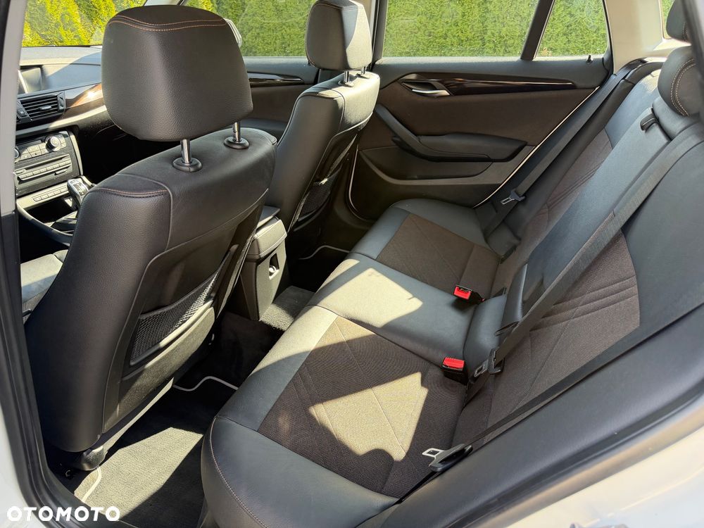 BMW X1 sDrive18d xLine - 24