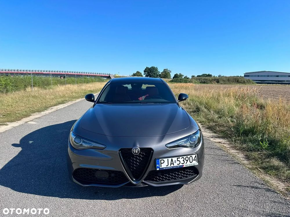 Alfa Romeo Giulia 2.0 Turbo 16V AT8 Veloce - 9