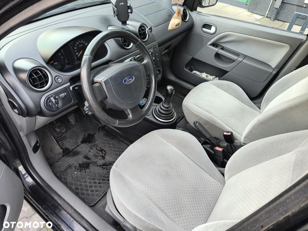 Ford Fiesta 1.4 Ghia - 6