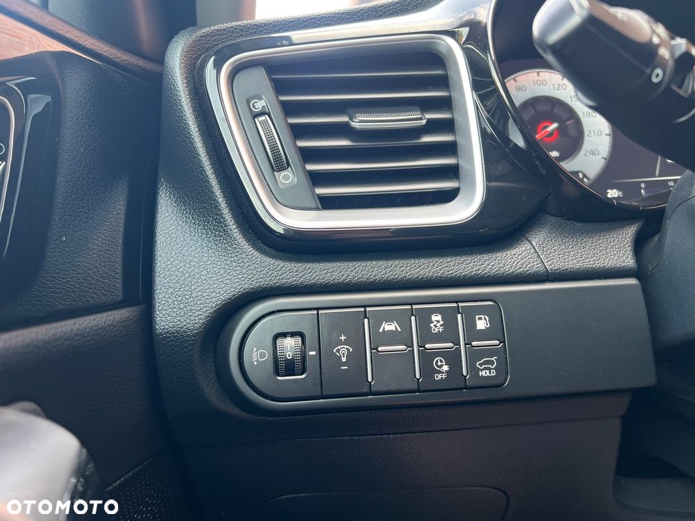 Kia Ceed 1.6 GDI DCT OPF Platinum Edition - 18
