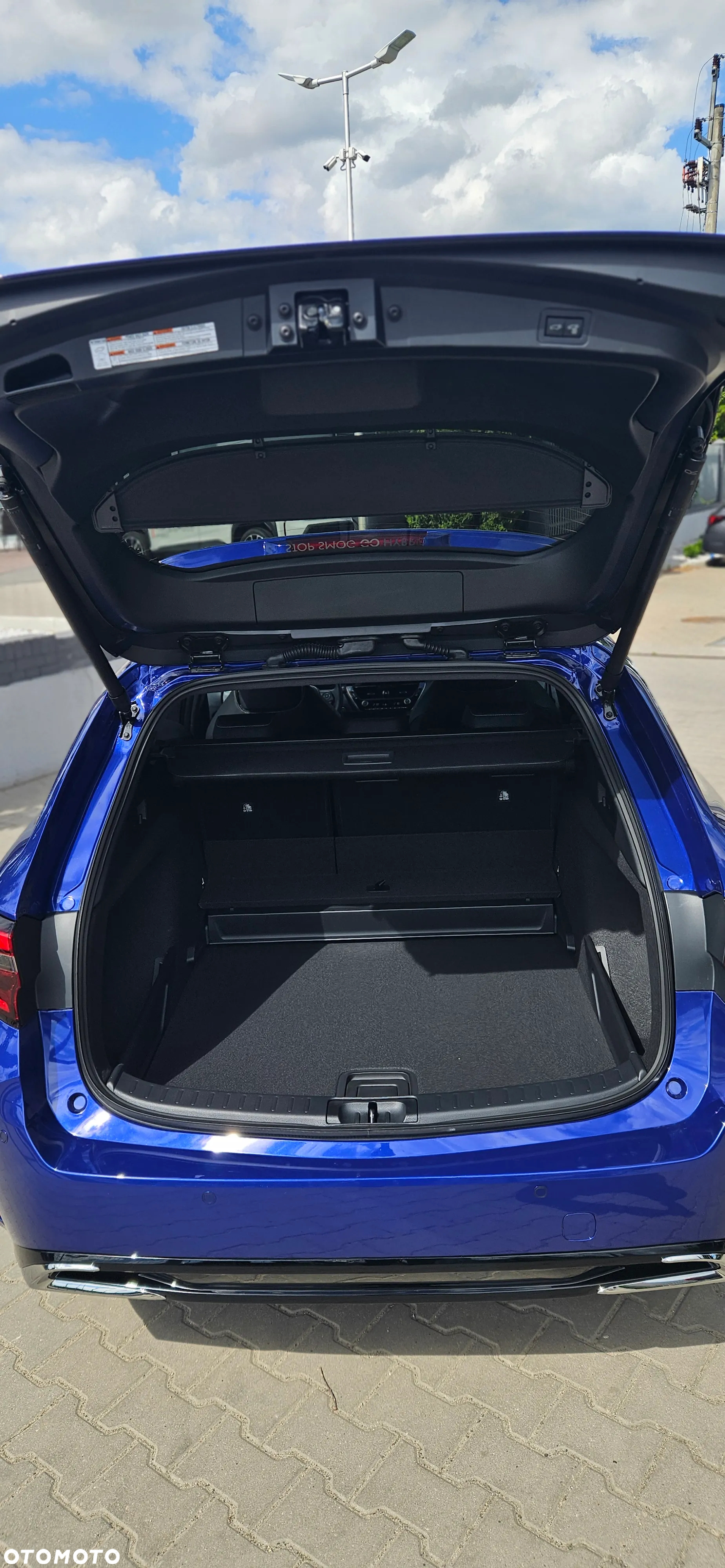Toyota Corolla 1.8 Hybrid Executive - 9