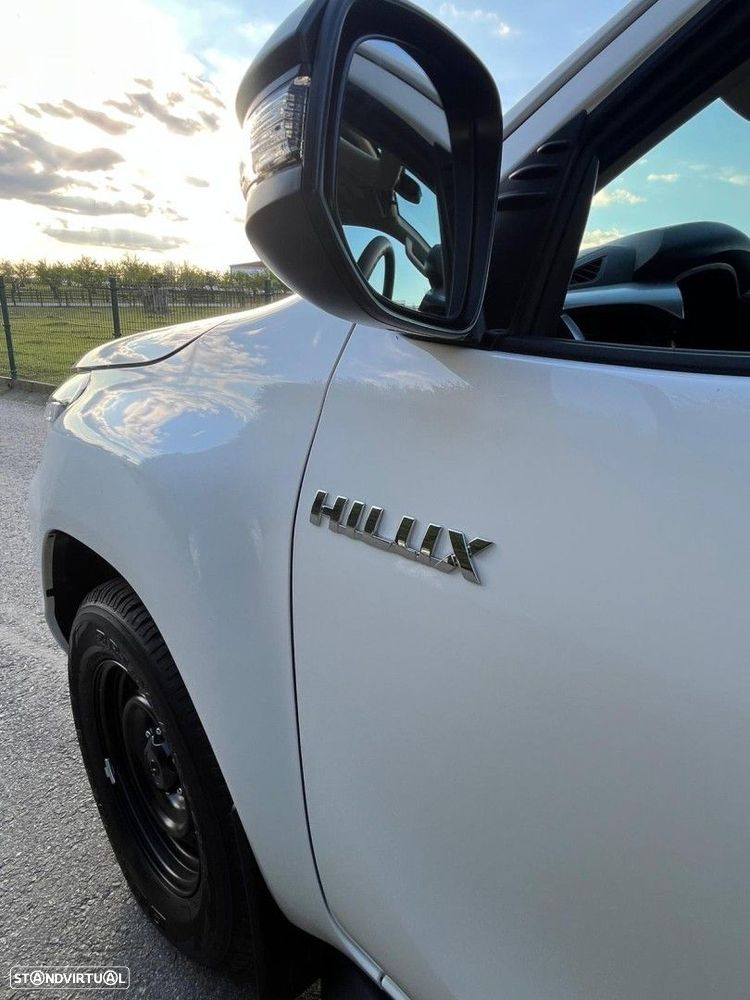 Toyota Hilux 2.4 D-4D 4WD CD CH Aut. - 22