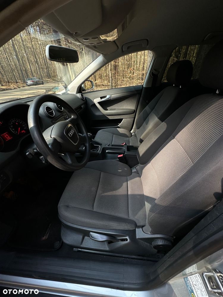 Audi A3 Sportback 1.9 TDI DPF Ambiente - 9