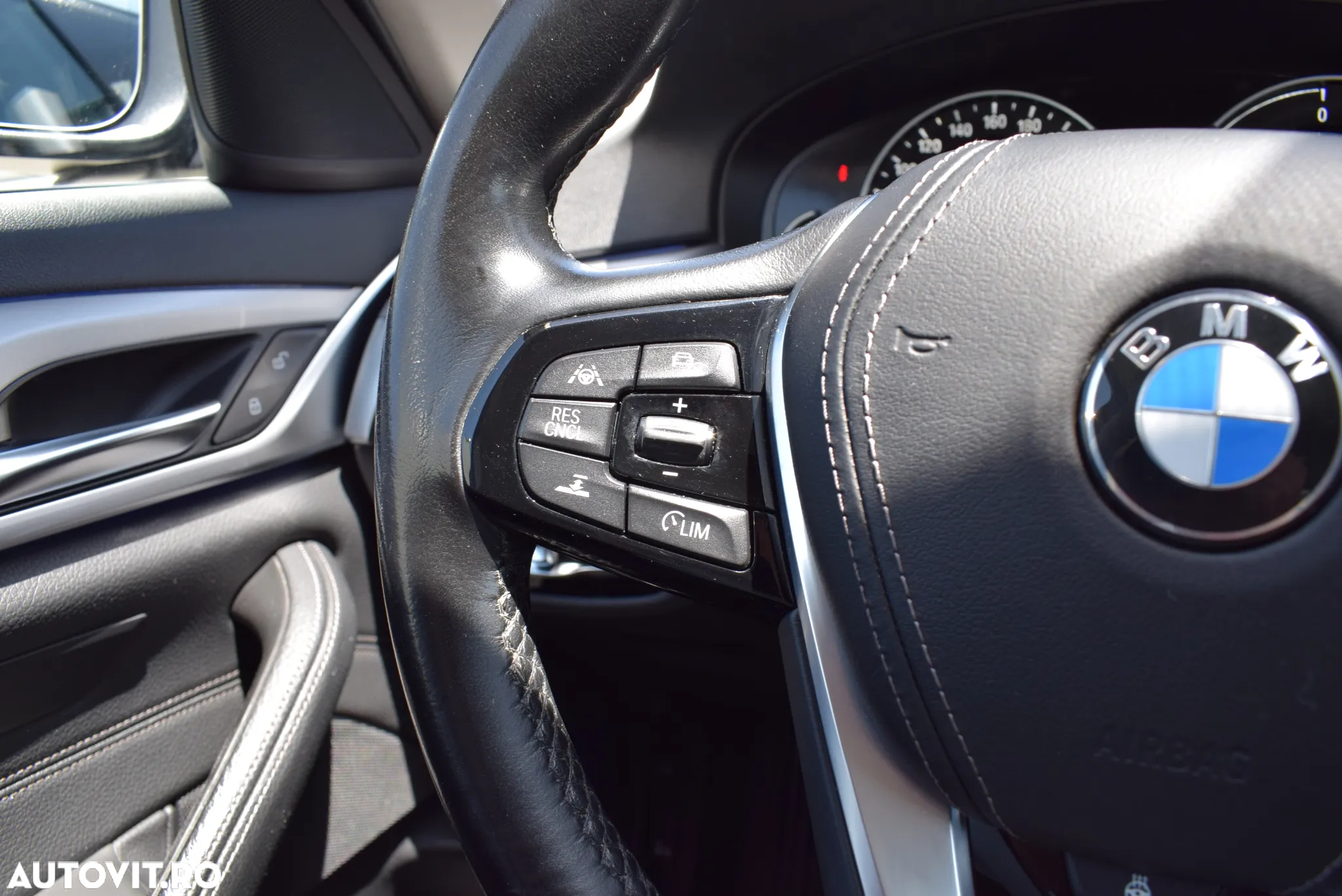 BMW Seria 5 530e iPerformance Aut. - 25