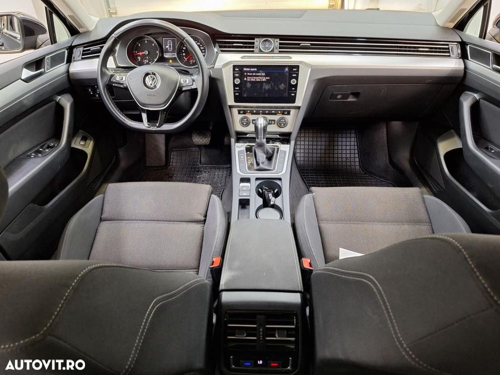 Volkswagen Passat - 4