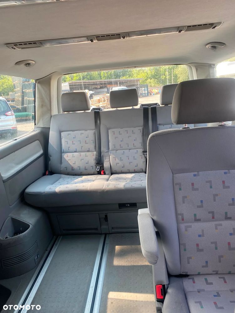 Volkswagen Multivan - 15