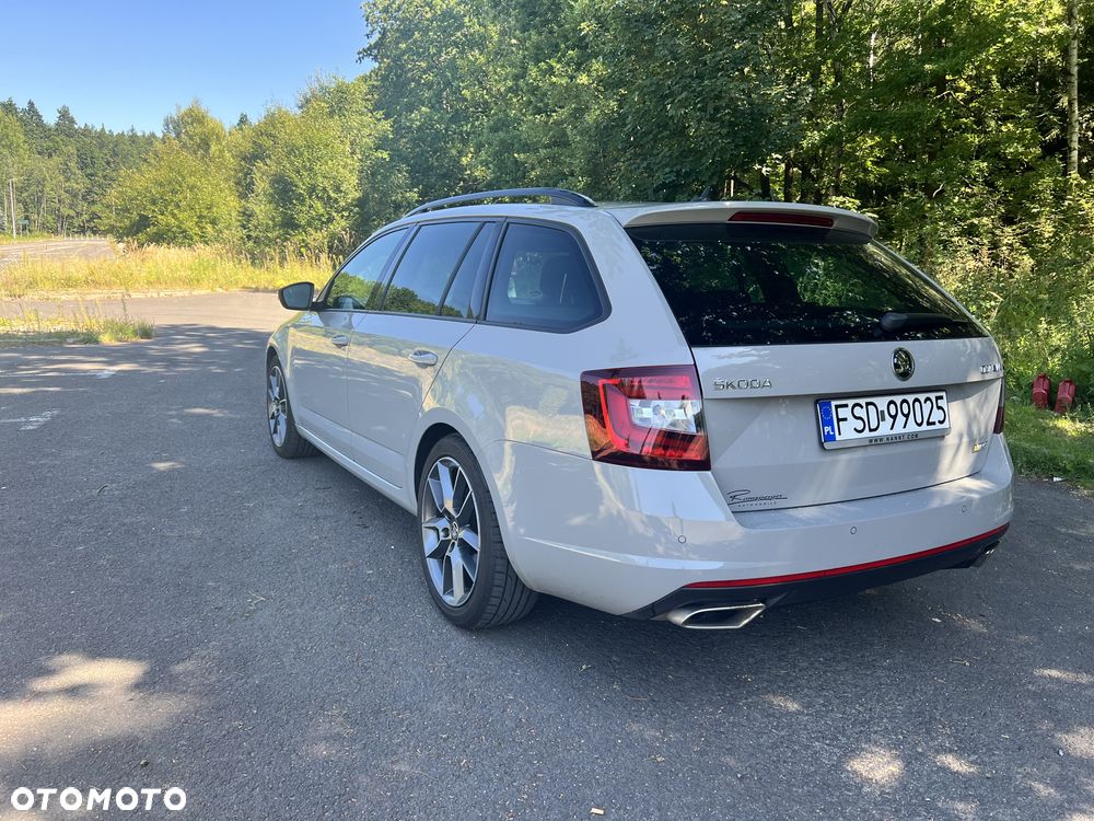 Skoda Octavia 2.0 TDI RS DSG - 3