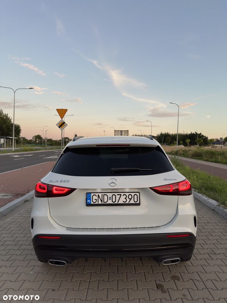 Mercedes-Benz GLA 250 4-Matic AMG Line - 4