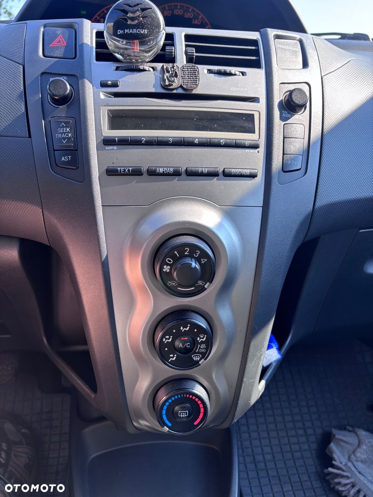 Toyota Yaris 1.33 Luna - 4