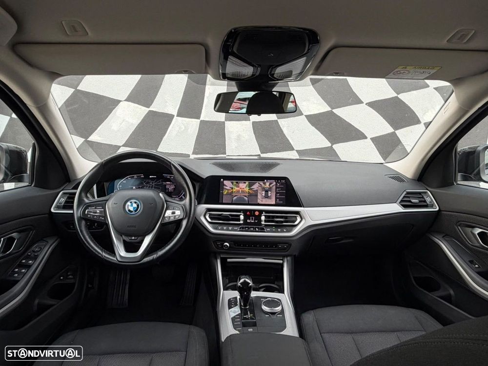 BMW 320 e Aut. Advantage - 2