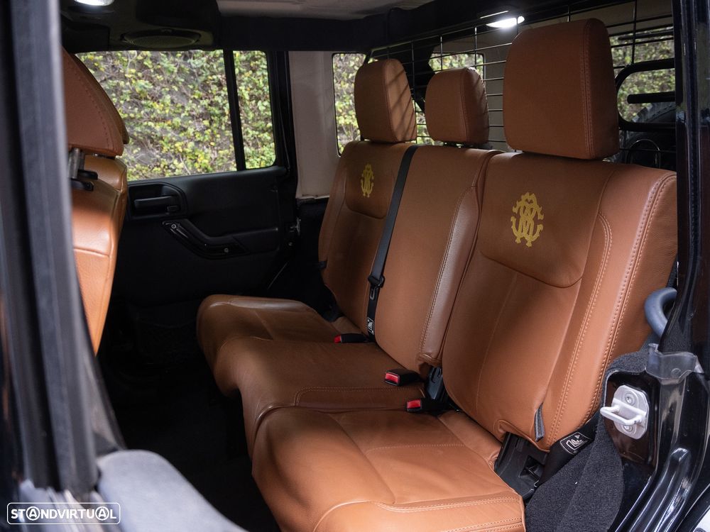 Jeep Wrangler Unlimited - 24