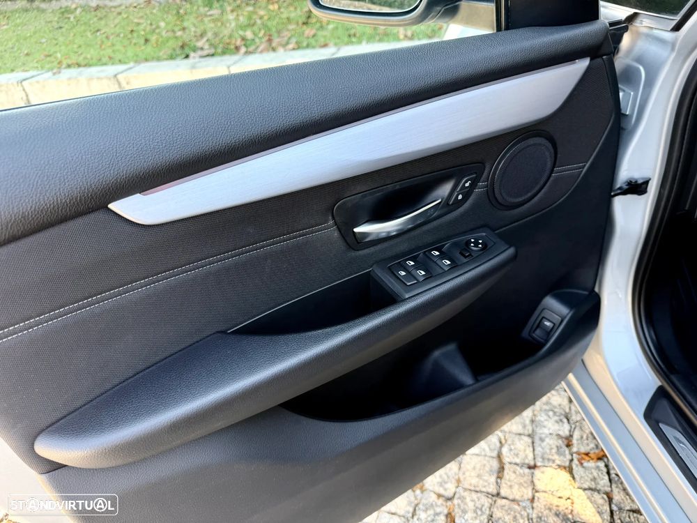BMW 218 Active Tourer d Line Sport - 23