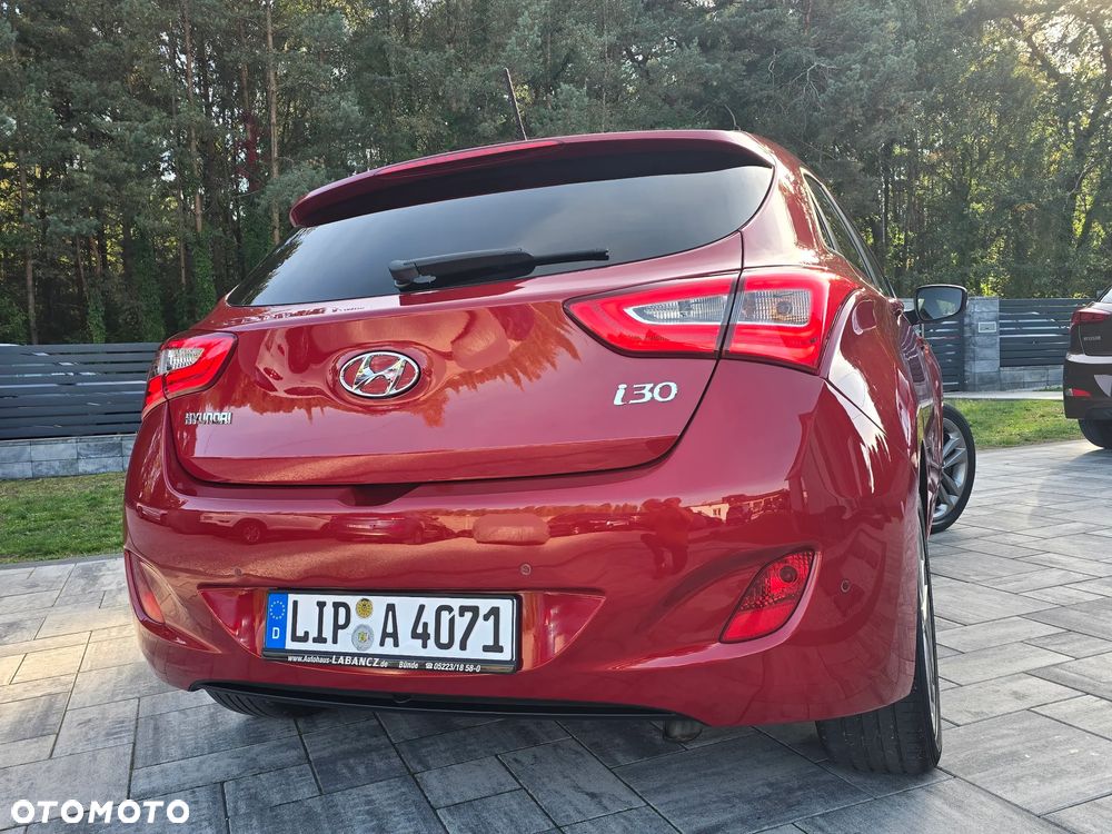 Hyundai i30 blue 1.6 GDI Passion - 13