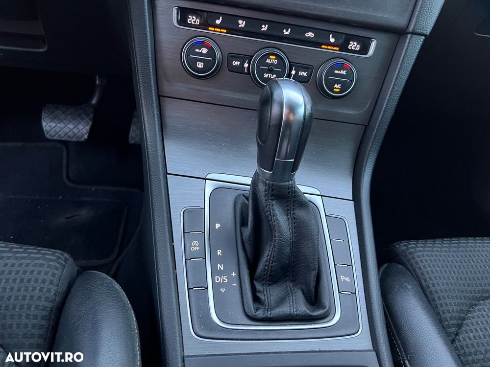 Volkswagen Golf - 16