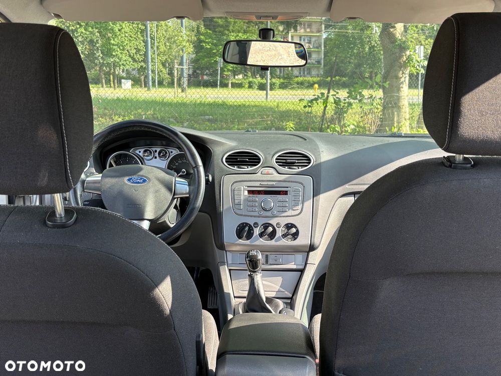 Ford Focus 1.6 16V Ambiente - 9