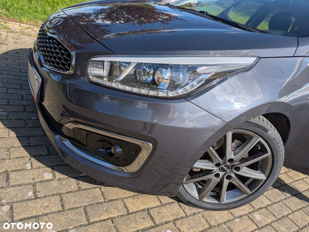 Kia Ceed 1.4 L - 12
