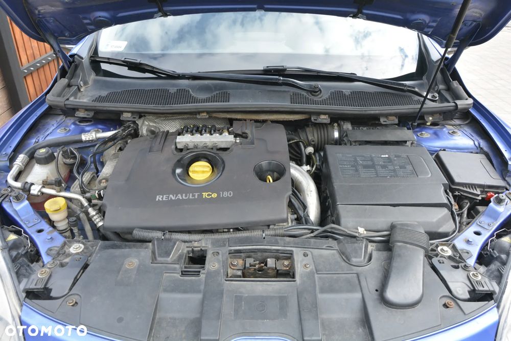 Renault Megane TCe 180 GT - 14