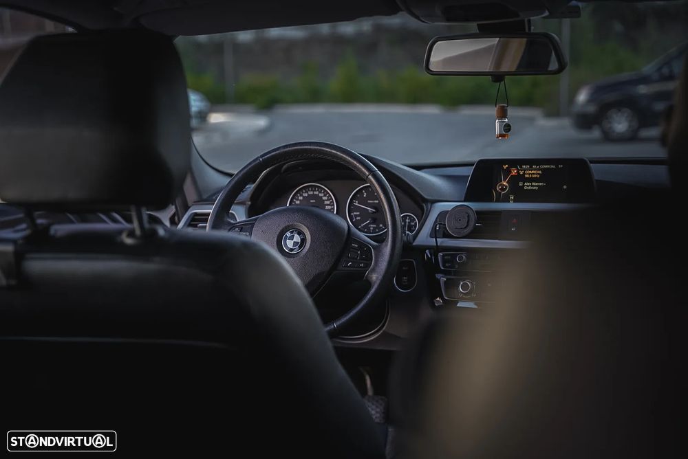 BMW 318 d - 23