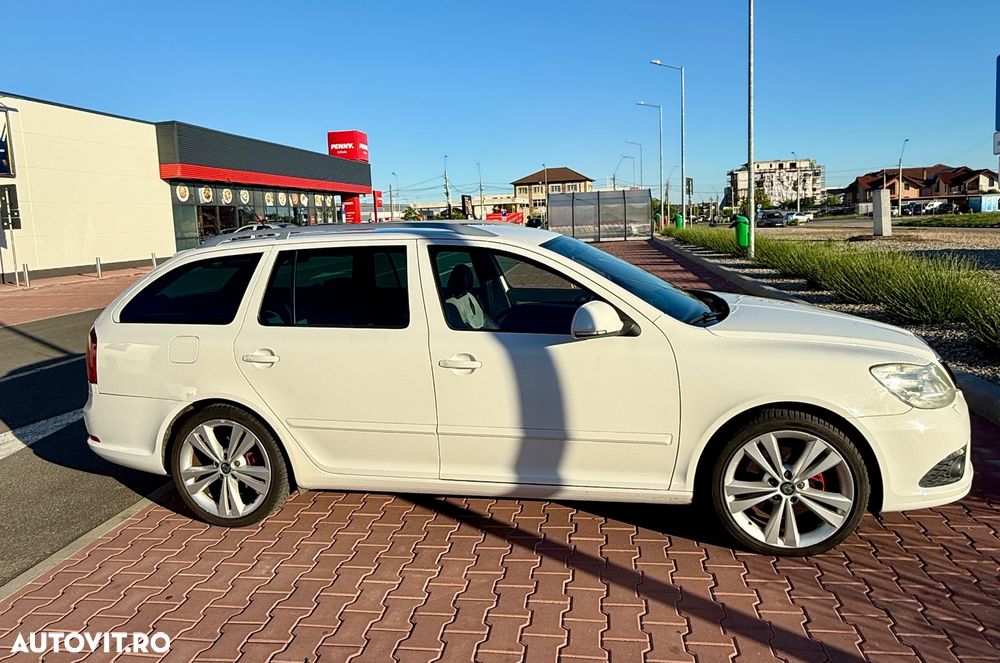 Skoda Octavia 2.0 TDI CR DPF DSG RS - 3